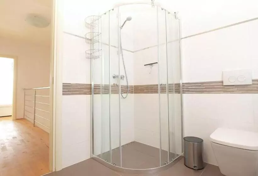 House Christian 1581