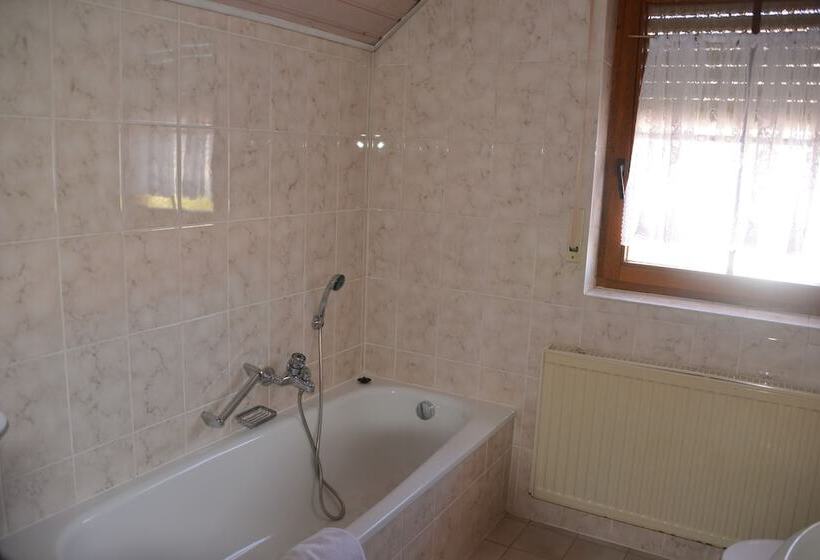 פנסיון Mountain View Rooms