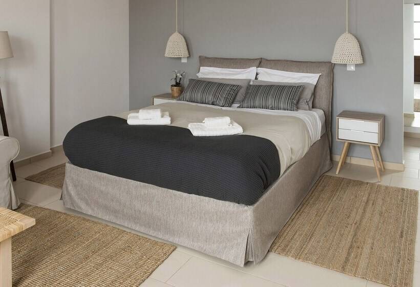 Syros Wellness Luxury Suites