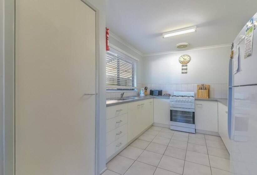 4 Lansell Alfresco In Cowes