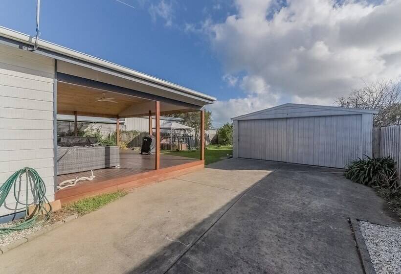 4 Lansell Alfresco In Cowes