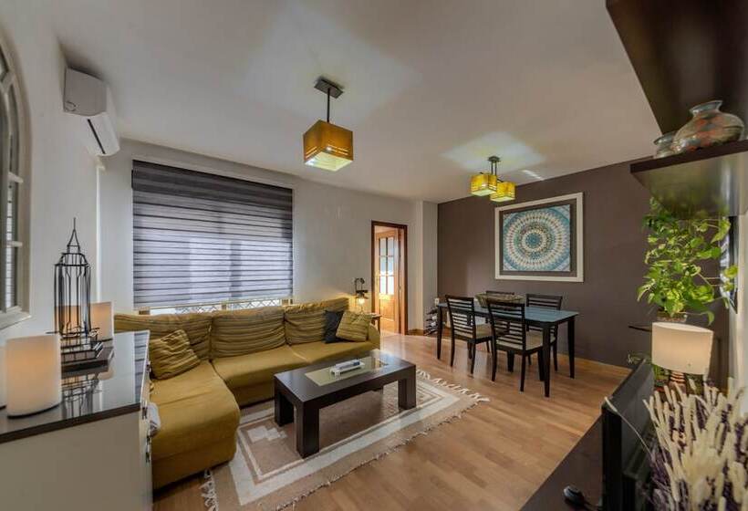 Apartamento Con Encanto En Granada, La Zubia