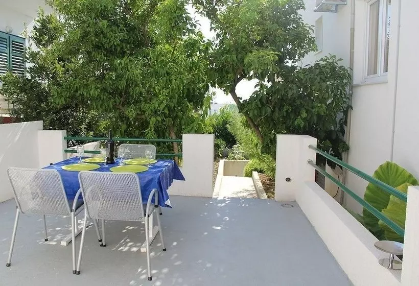 Apartment Dado