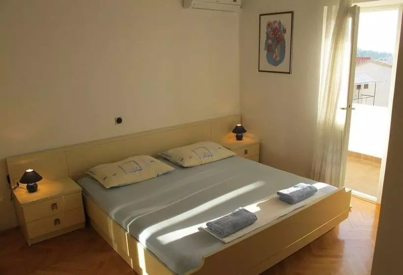 Apartment Dado