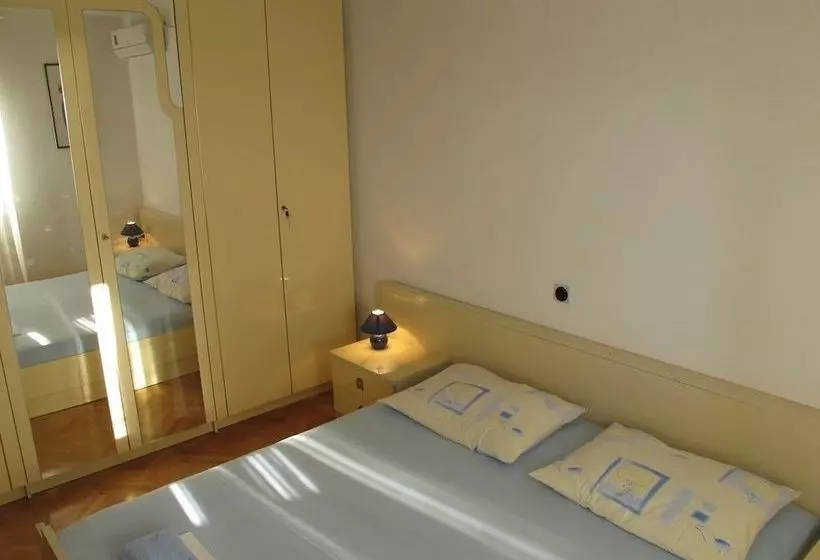 Apartment Dado