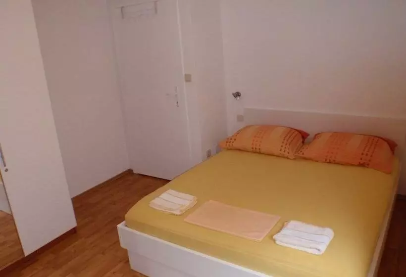 Apartment Dado