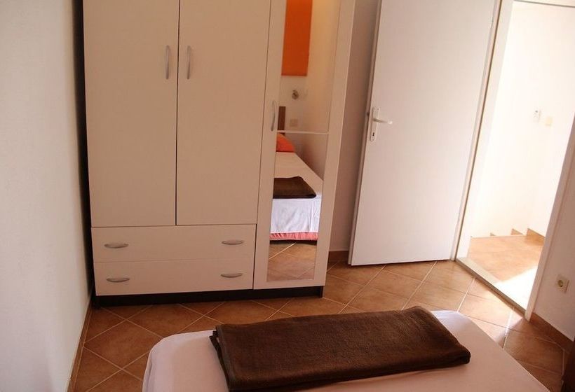 Apartment Dado