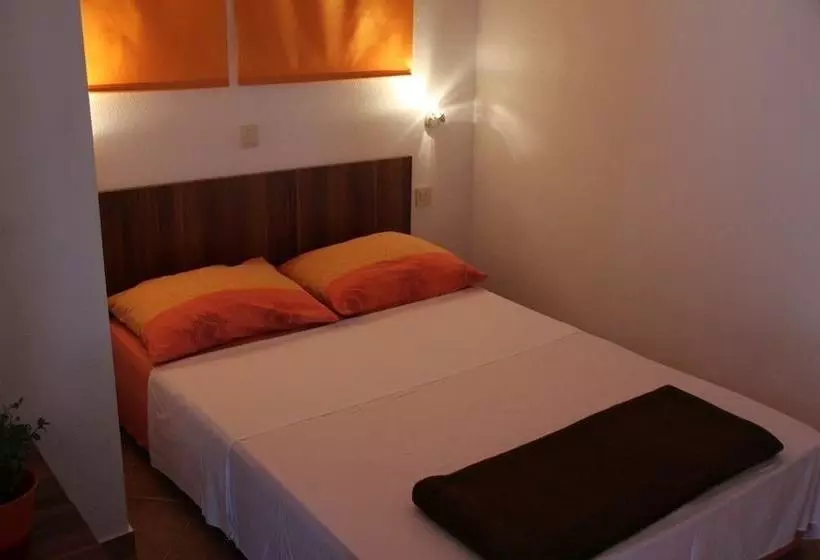 Apartment Dado