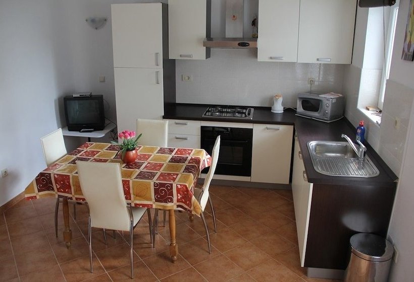 Apartment Dado