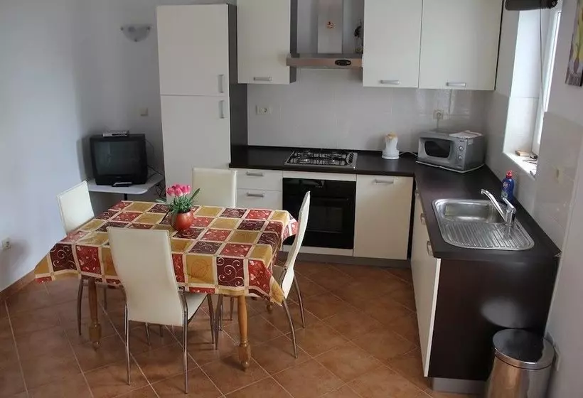 Apartment Dado