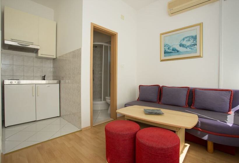 Beach Apartments Rumin