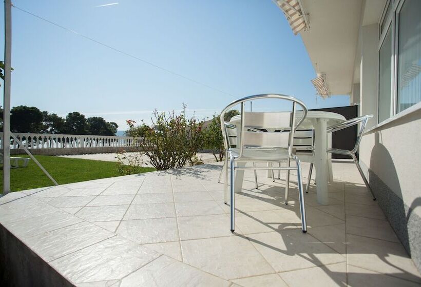 Beach Apartments Rumin