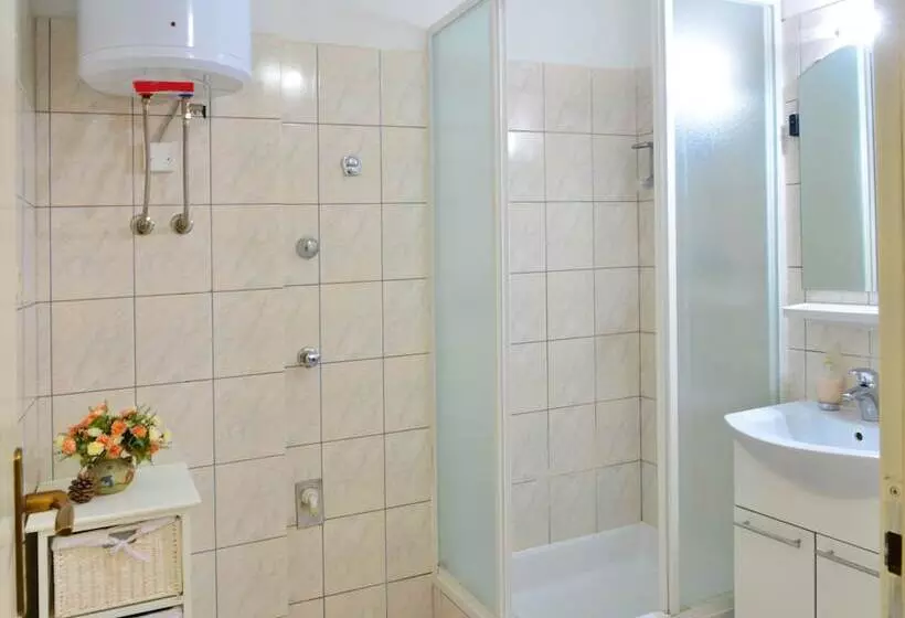 Apt Lavender On Nincevica St 1 Br Apt 5 Min To The Old Town Of Split