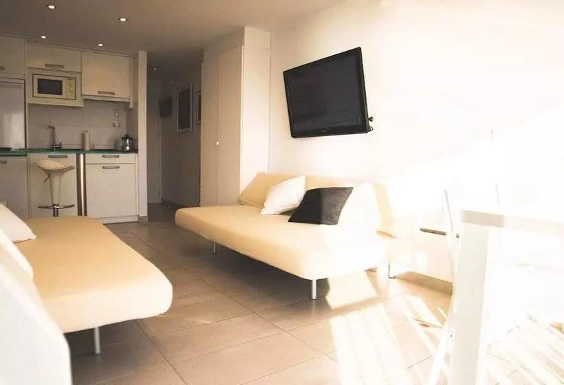 Cozy Loft In Front Of The Sea