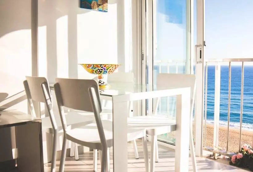 Cozy Loft In Front Of The Sea