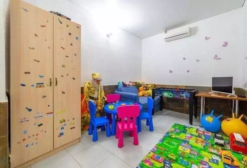 Majatalo Alye Parusa Guesthouse
