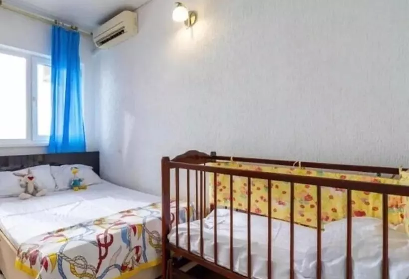 Majatalo Alye Parusa Guesthouse