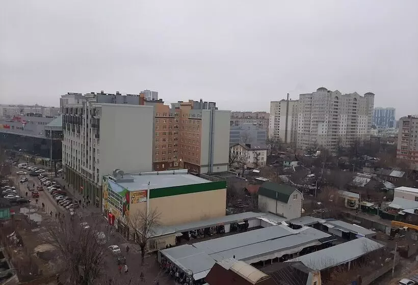 Apartment On Maksima Gorkogo 32