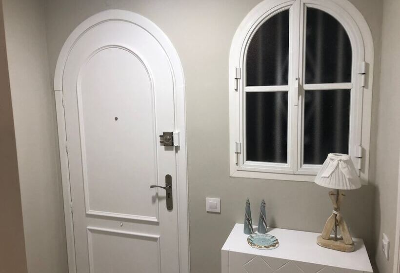 Apartment On The Beachfront