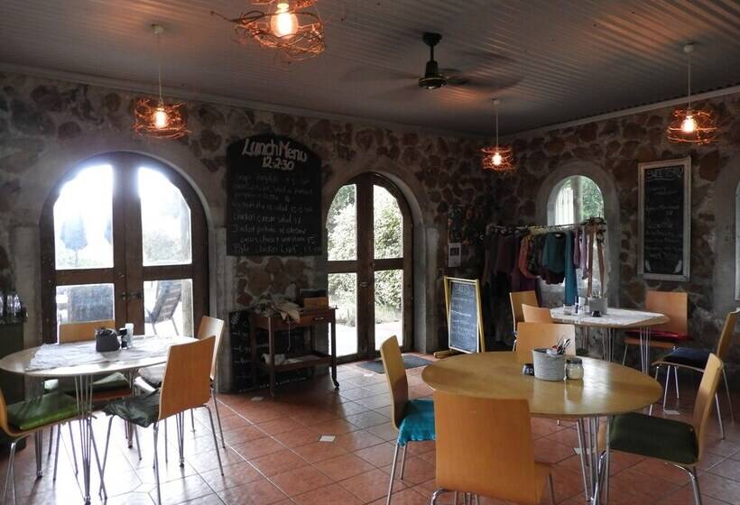 فندق Somerset Caravan Park