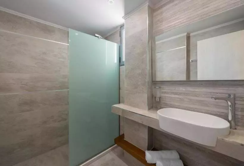 Lardos Luxury Apartments