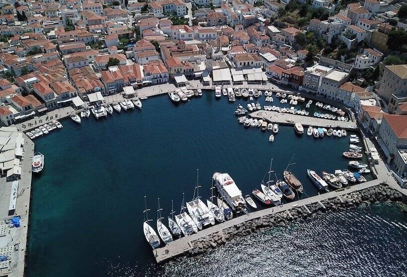 Пансион Douskos Guesthouse