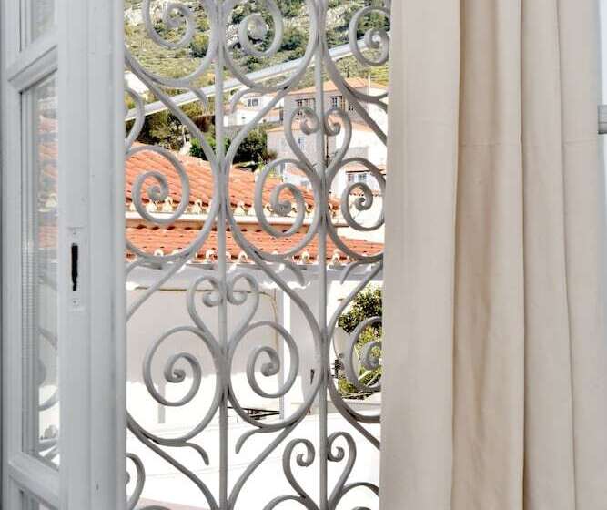 Пансион Douskos Guesthouse