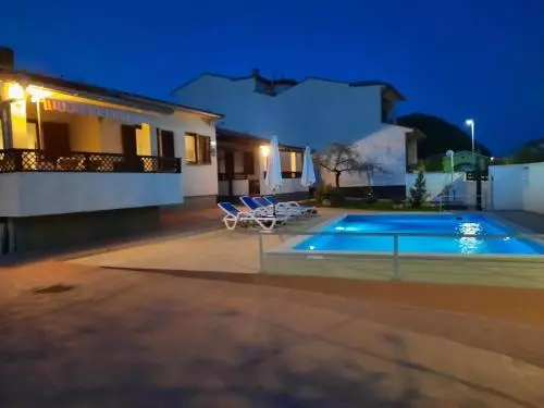 Apartments Rudez   Pool   Jacuzzi