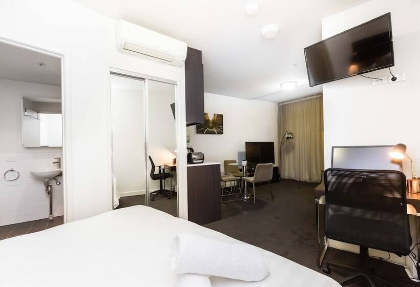 Imogen, Melbourne Studio Apartment