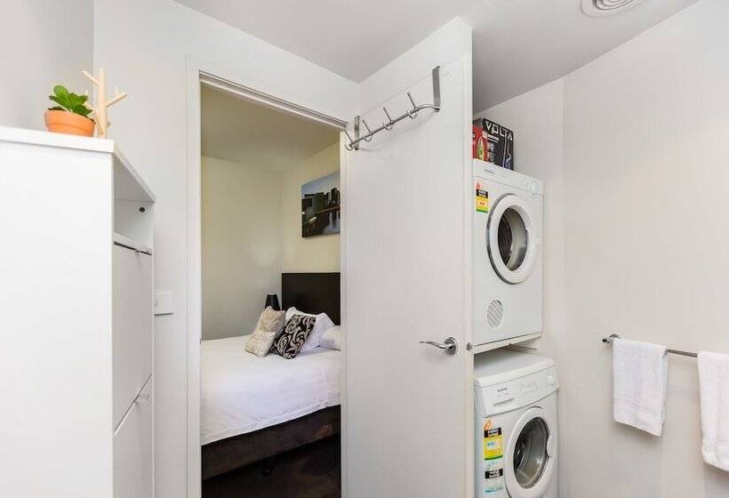 Imogen, Melbourne Studio Apartment