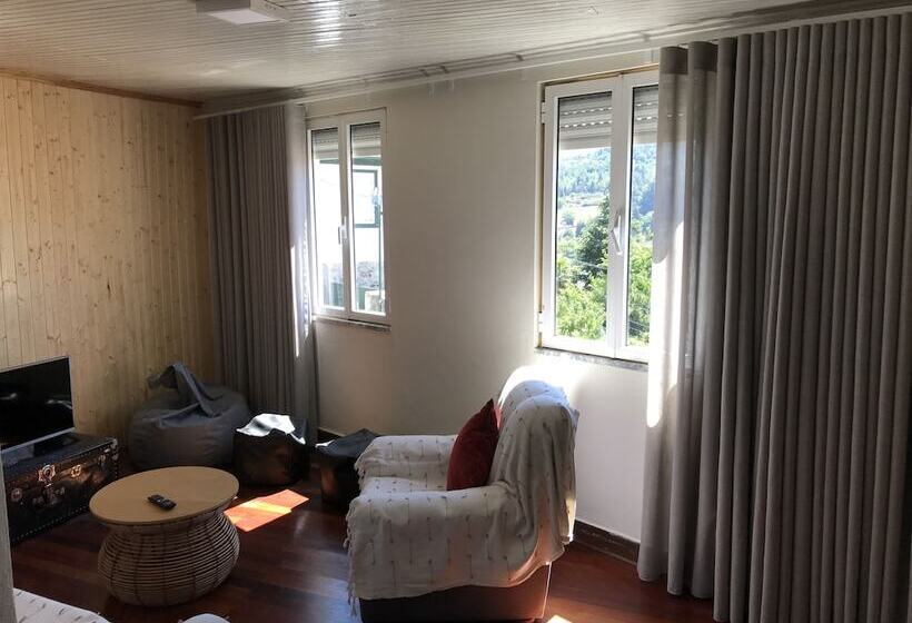 Casas Do Castelo De Lamego