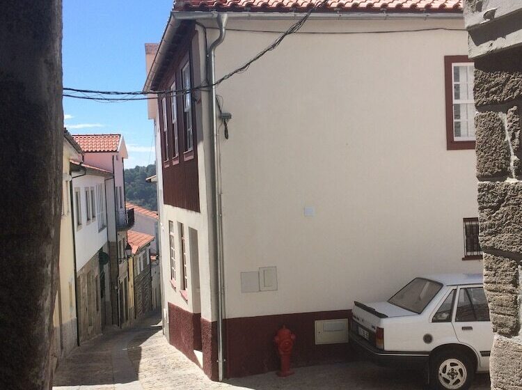 Casas Do Castelo De Lamego
