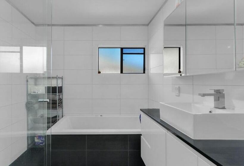 Clayfield Home Near Bne Airport & Cbd