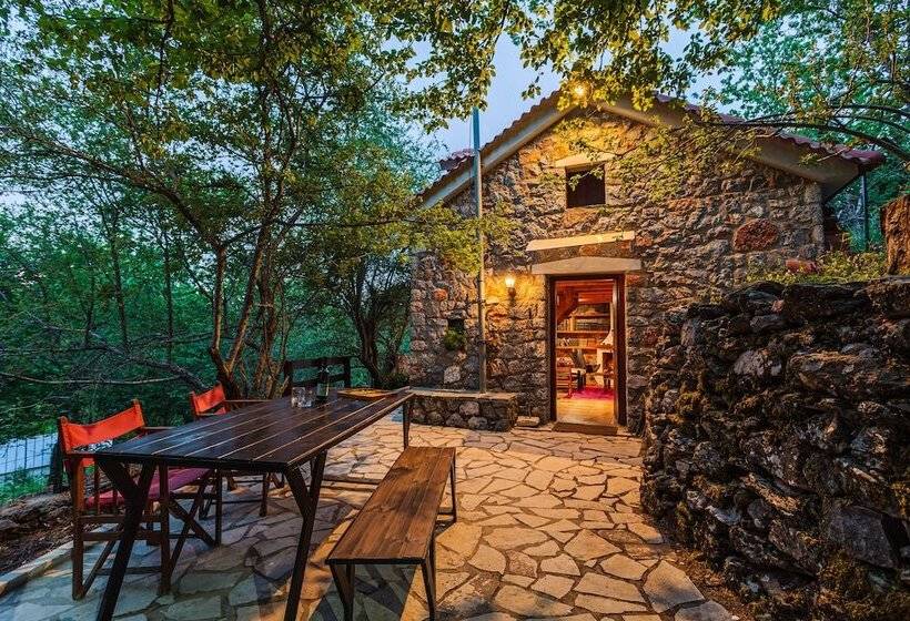 Escape In The Forest, Cosy Chalet With Home Cinema