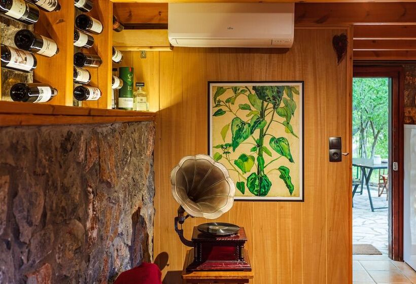 Escape In The Forest, Cosy Chalet With Home Cinema