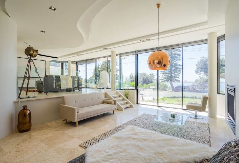 Luxurious Resort Living House