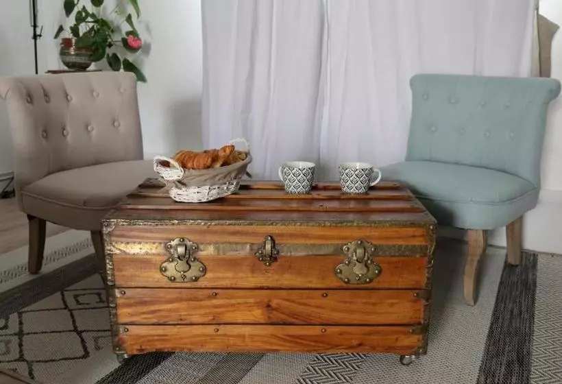 ベッドアンドブレックファースト La Fresnaie : Chambres ,table D'hôtes & Spa