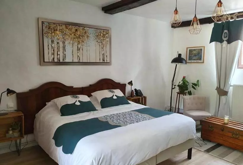 ベッドアンドブレックファースト La Fresnaie : Chambres ,table D'hôtes & Spa