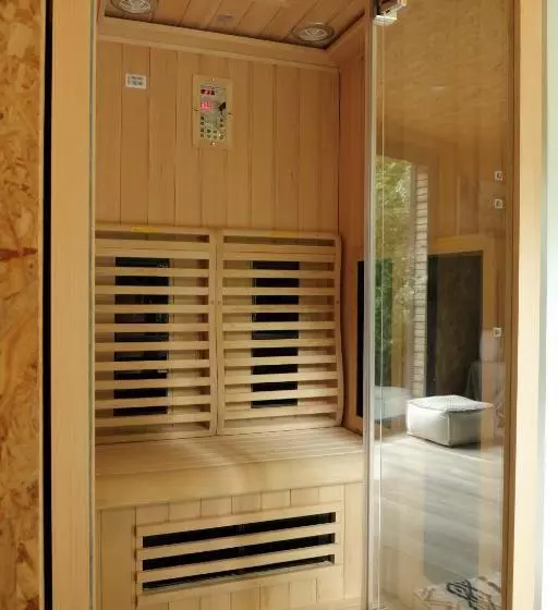 ベッドアンドブレックファースト La Fresnaie : Chambres ,table D'hôtes & Spa