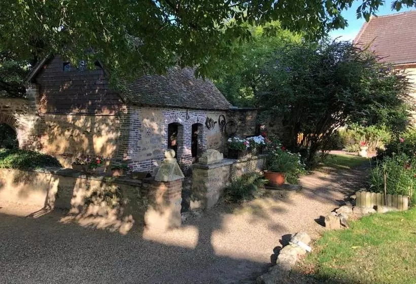 ベッドアンドブレックファースト La Fresnaie : Chambres ,table D'hôtes & Spa