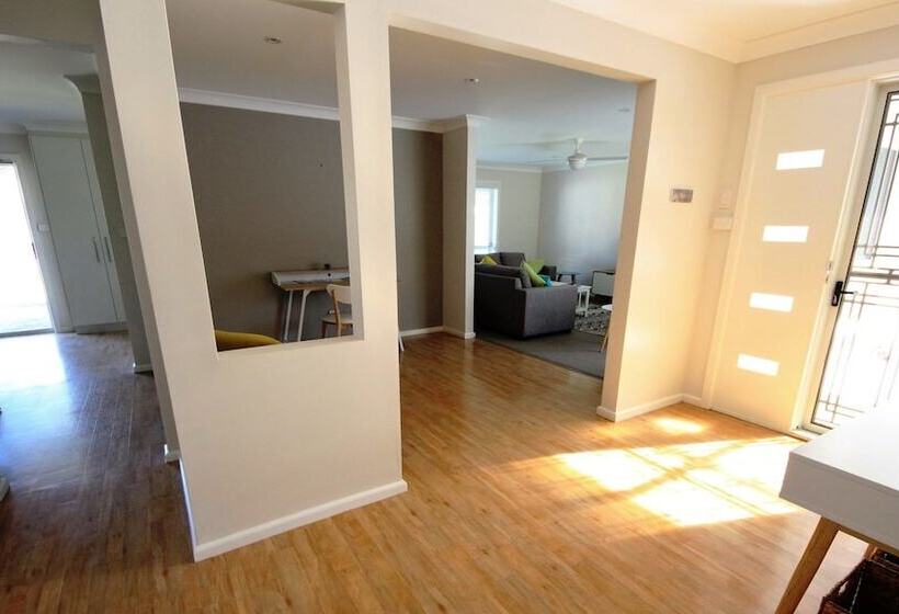 Briney Mia At Hat Head