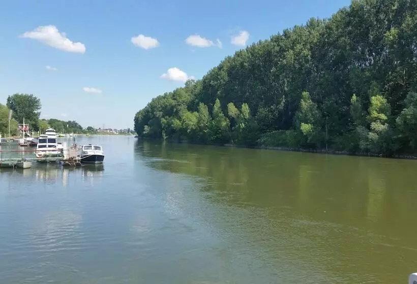 Hotelli Sportboote Bornheim