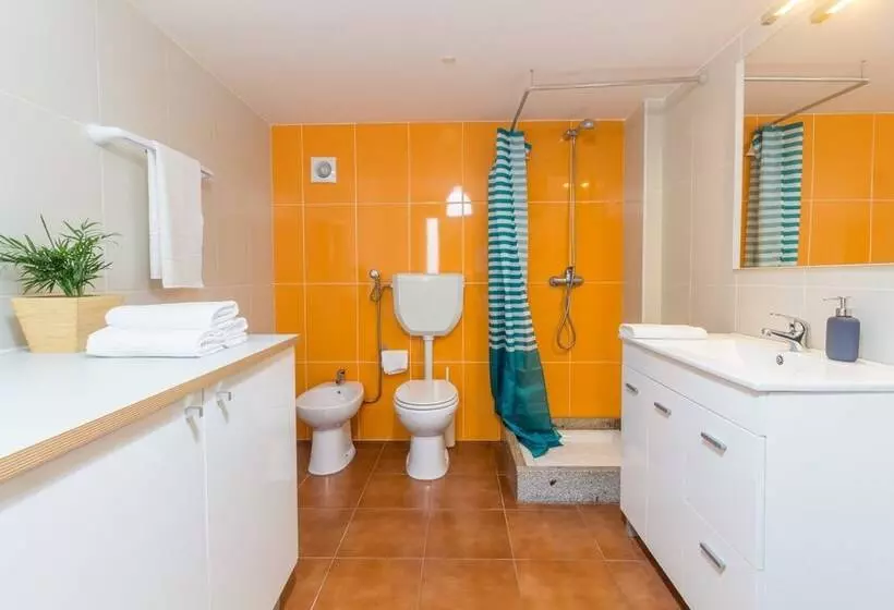 House And People   Rua Da Taxa