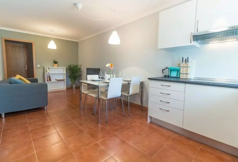 House And People   Rua Da Taxa