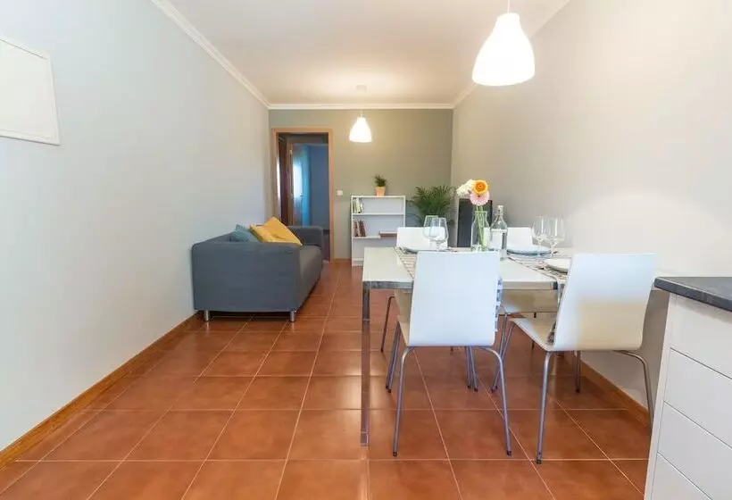 House And People   Rua Da Taxa