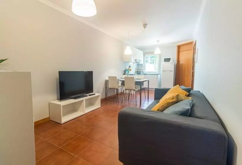 House And People   Rua Da Taxa