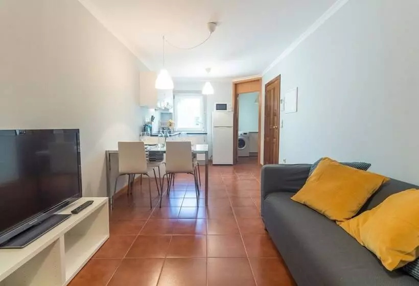 House And People   Rua Da Taxa