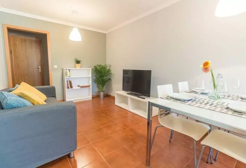 House And People   Rua Da Taxa