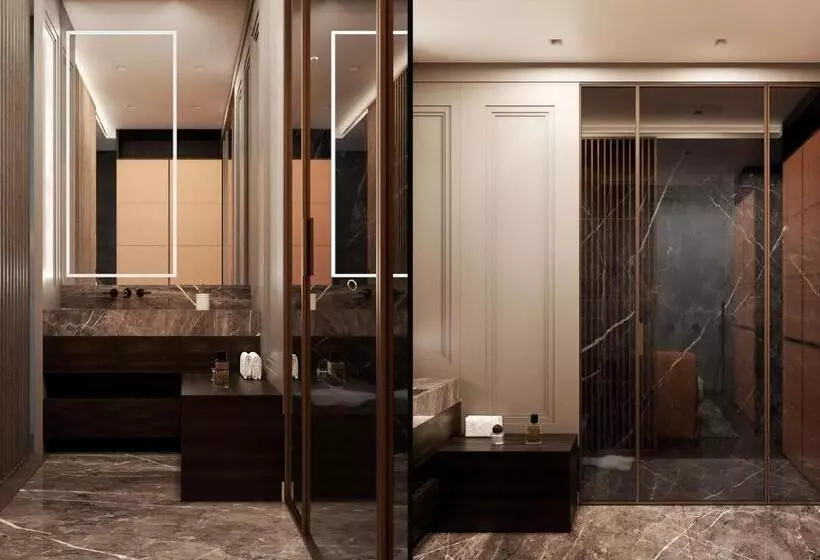 Luxury Suites   Free Parking