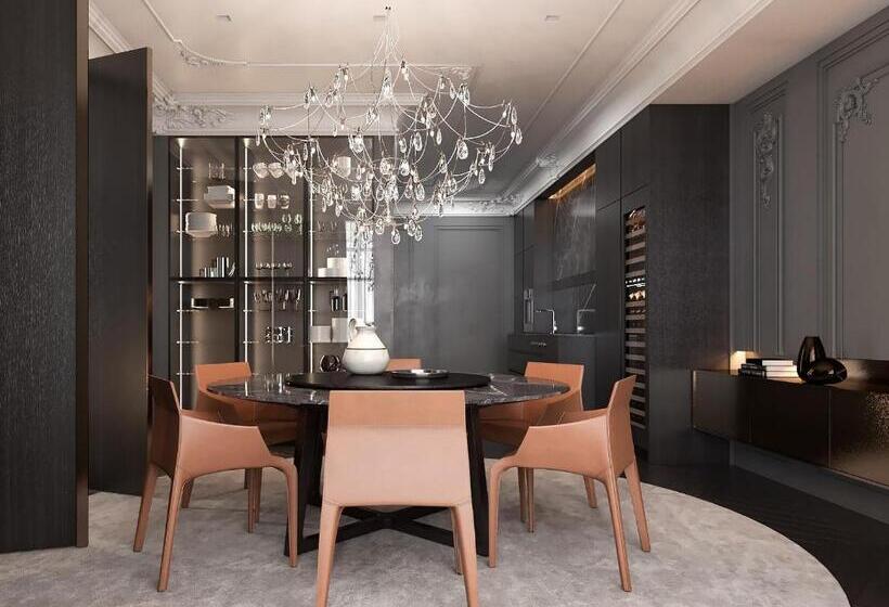 Luxury Suites   Free Parking